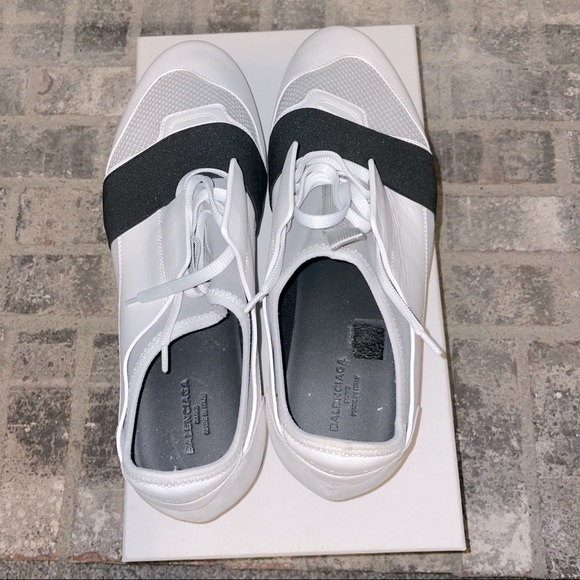 Balenciaga - Picture 6 of 9